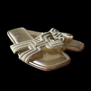 ROUGE HELIUM ladies size 10 NWT, gold, glitter, flat sand sandals